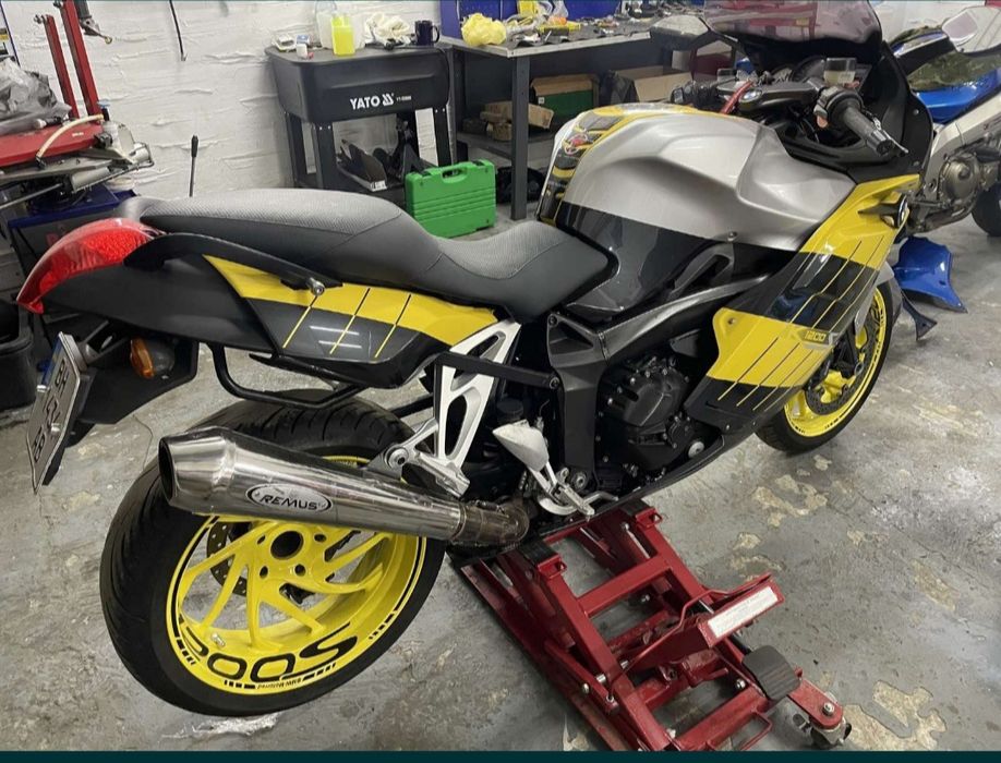 Продам  BMW k1200s по запчастинам