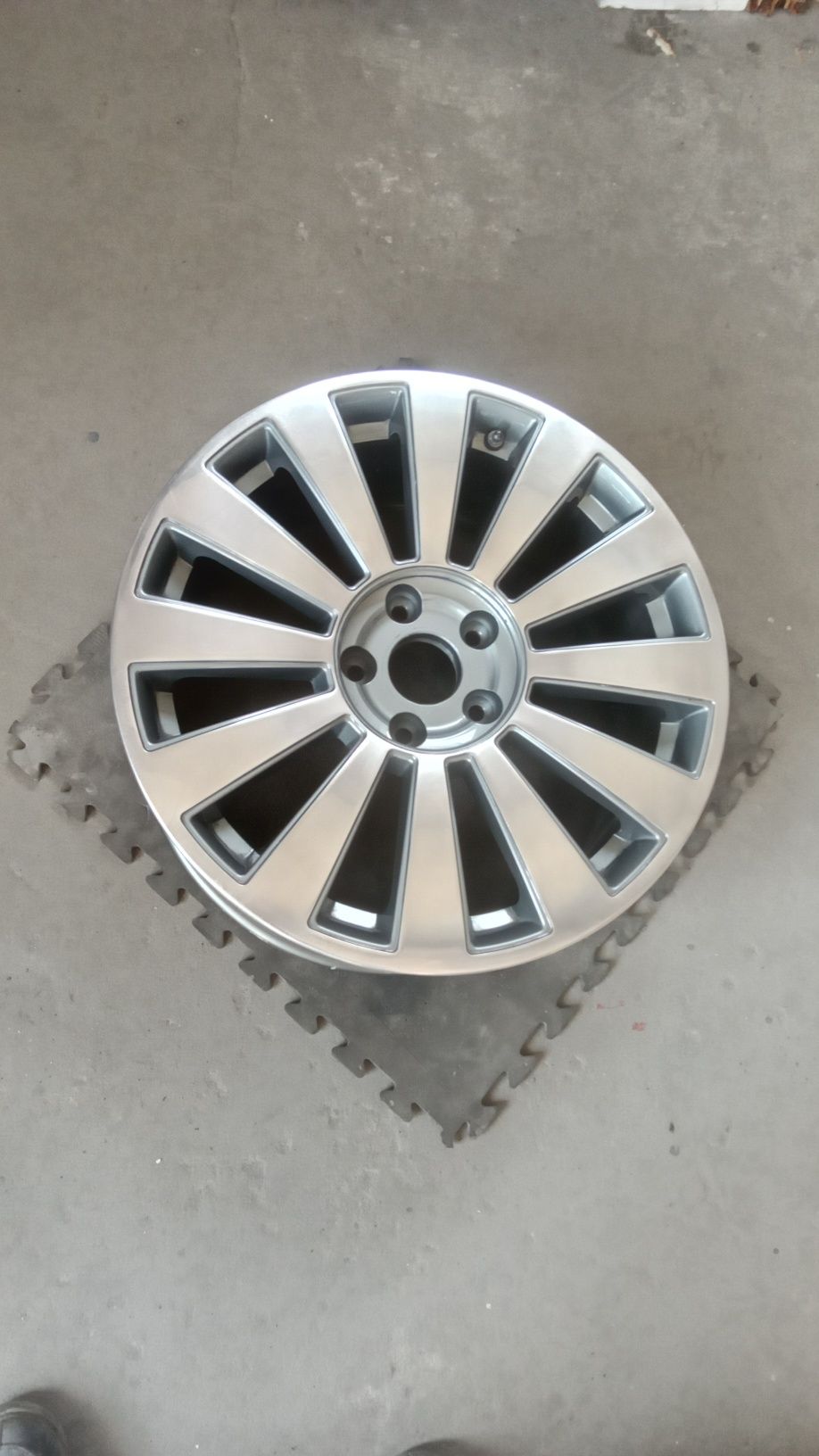 Felga aluminiowa 5x120 R19  8.5JJX19H2
