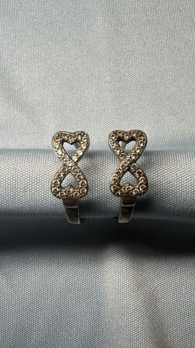 Срібні сережки з камінням