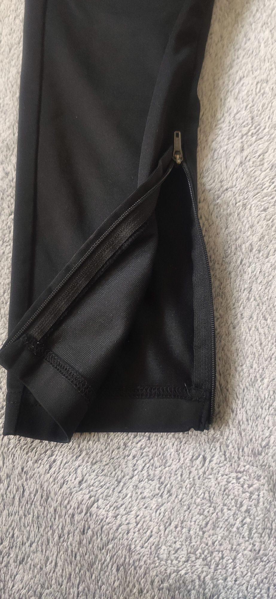 Czarne spodnie sportowe dresowe Nike S unisex trening siłownia dresy