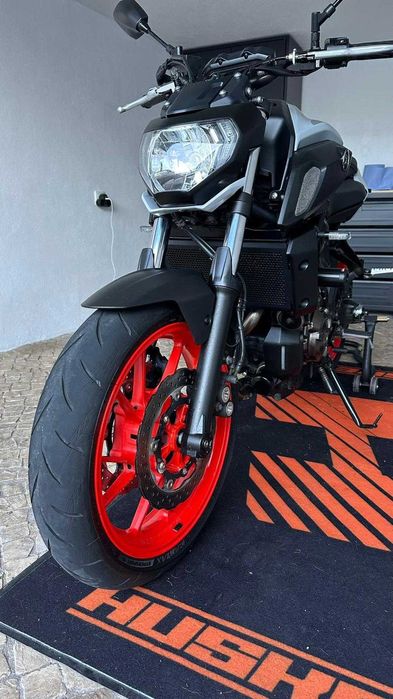 Yamaha MT-07 2020 – 35 kW no livrete, Linha Akrapovic Carbon