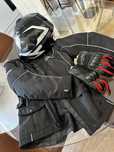 Vendo conjunto capacete , casaco e luvas moto!