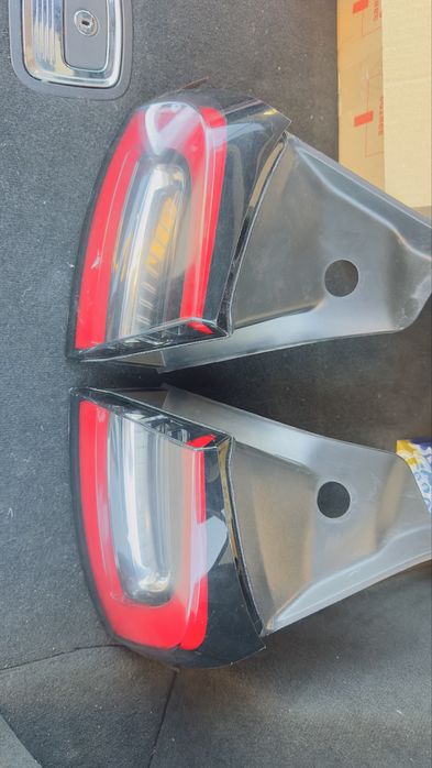 Tesla Model 3 задні фонарі лівий та правий США