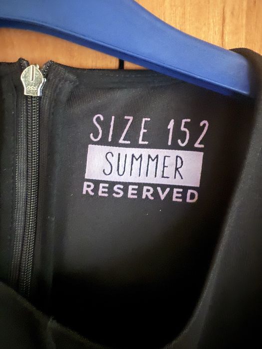 Sukienka czarna 152 Reserved elegancka .