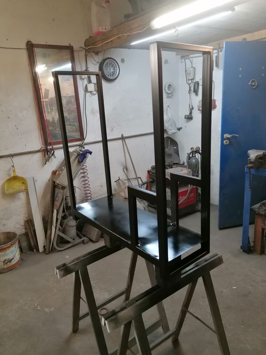 Stojak na drewno kominkowe