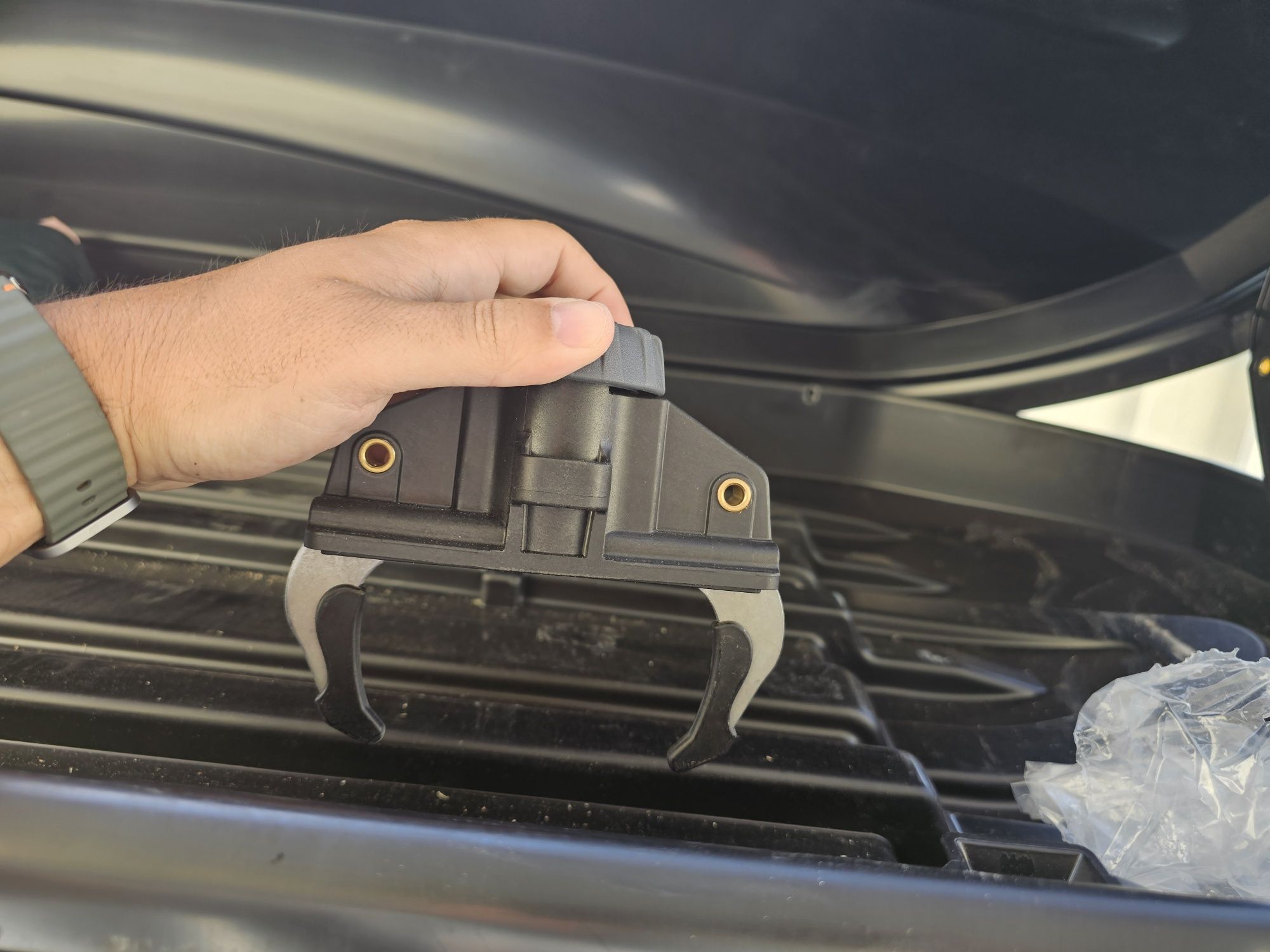 Mala tejadilho Thule 410l e barras para tesla model y ou model 3
