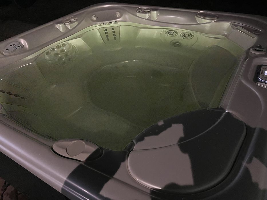 Jacuzzi ogrodowe caloroczne Hotspring BalboaGecko