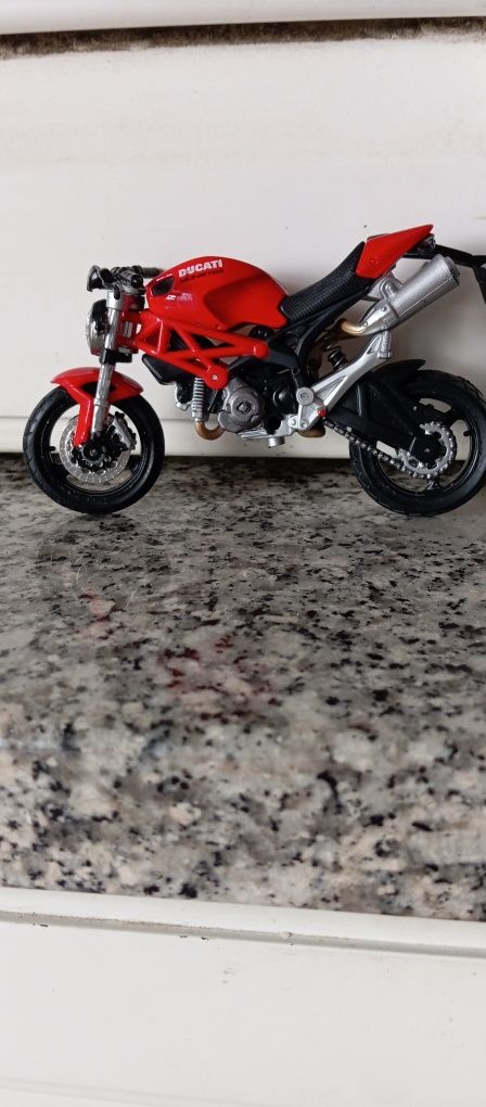 Mota coleção ducati