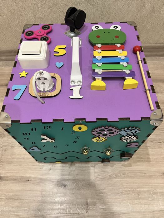 Бізікуб дитячий 30*30*30 розвиваючий бізіборд для дітей куб іграшка