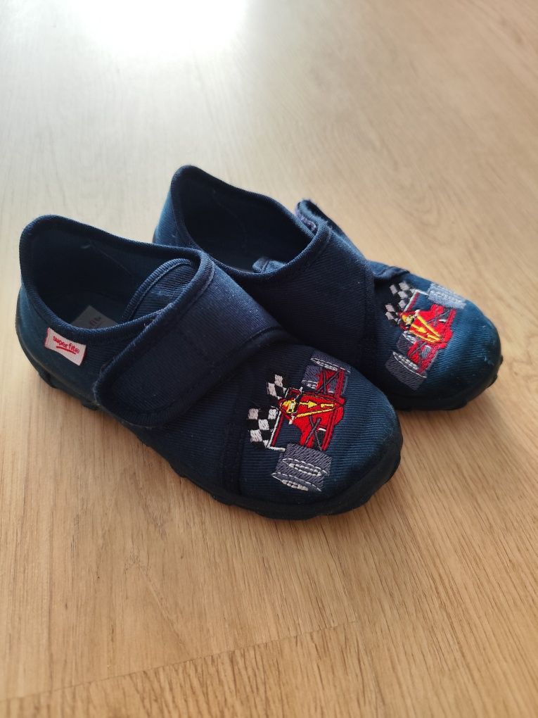 Kapcie Superfit rozmiar 25