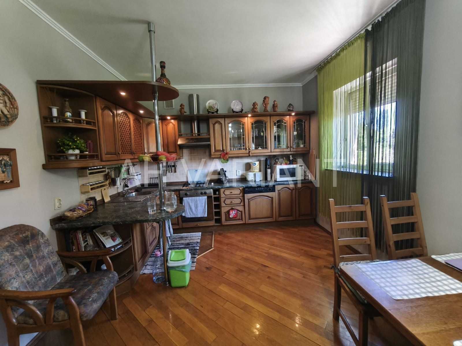 Продається будинок, вул. Коритнянська
Код: 29689