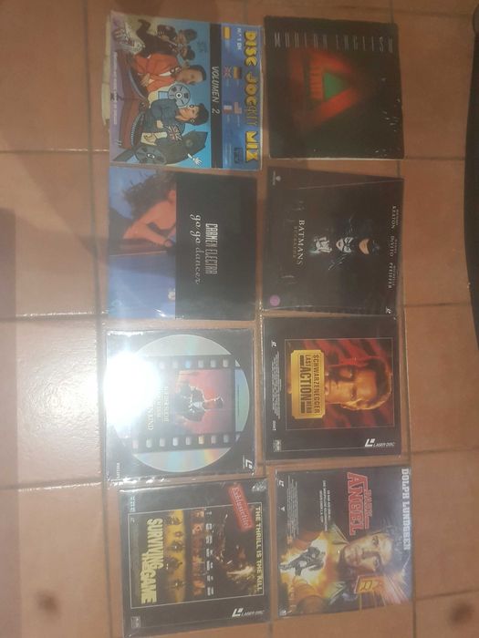 LD, CD, and Vinyl Player + 80 Discs.64170816468097123