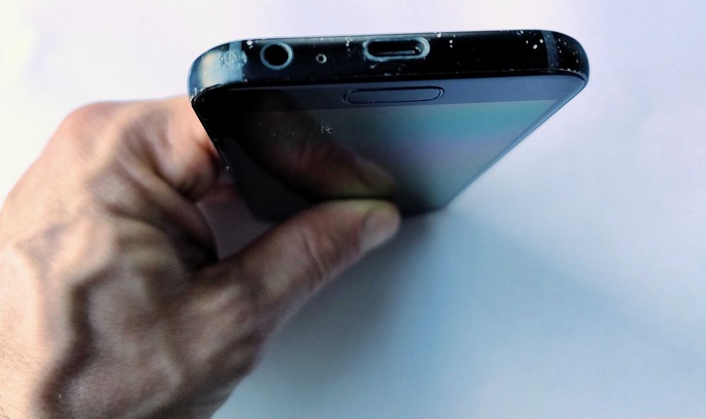 Samsung Galaxy A3 2017 (SM-A320F/DS)