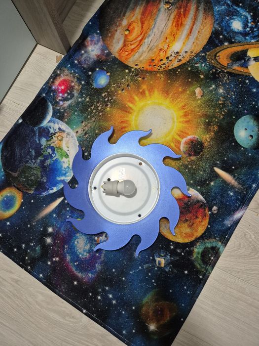 Candeeiro de tecto para quarto de criança