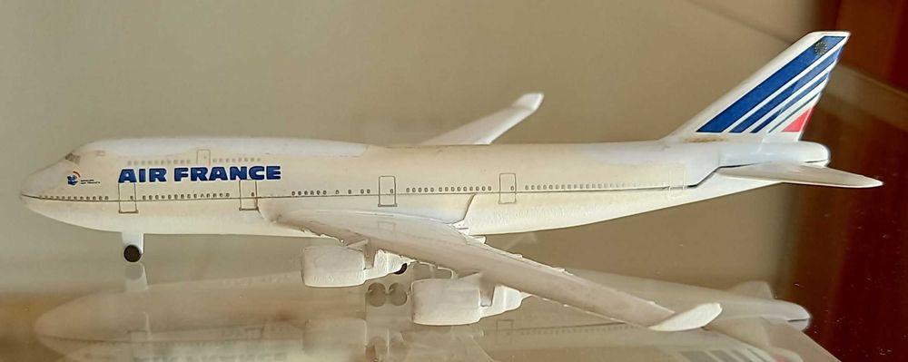 Miniaturas de avião a preço espetacular