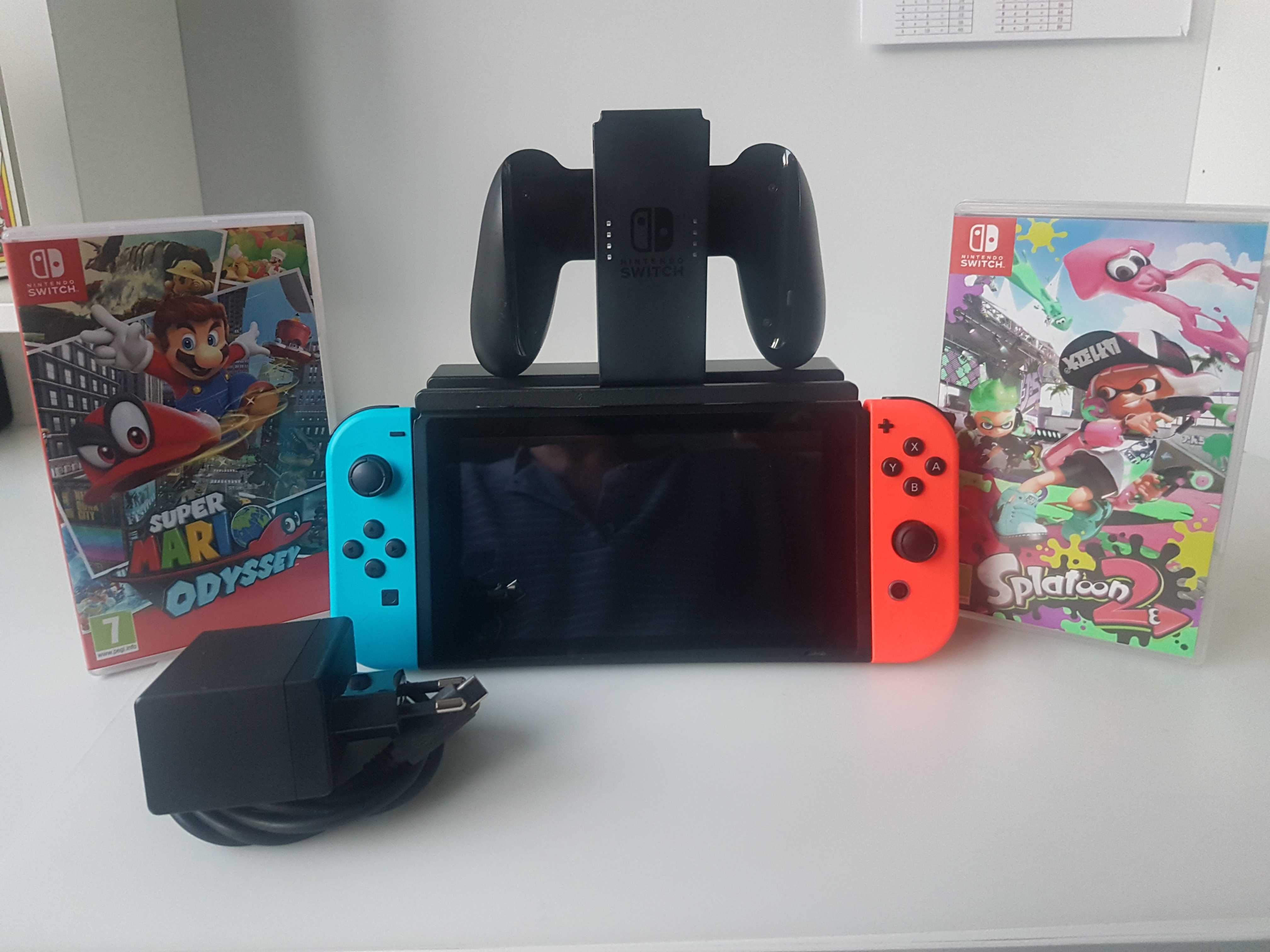 Oportunidade! Nitendo Switch V2 32GB com pouco uso + 02 jogos novos.