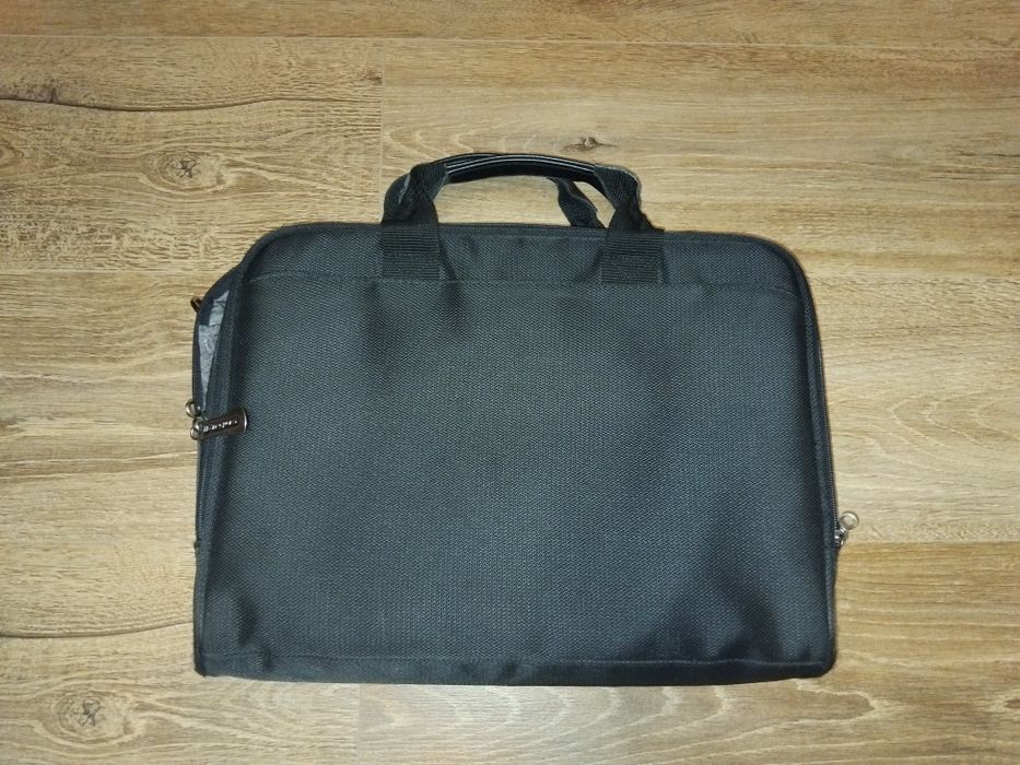 Сумка Targus для ноутбука до 14 дюймів в гарному стані