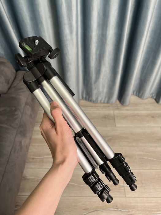 Штатив, висота регулюється