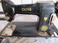 Máquina de Costura Antiga marca Oliva