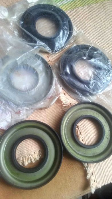Сальники  ступицы заднего колеса Mitsubishi