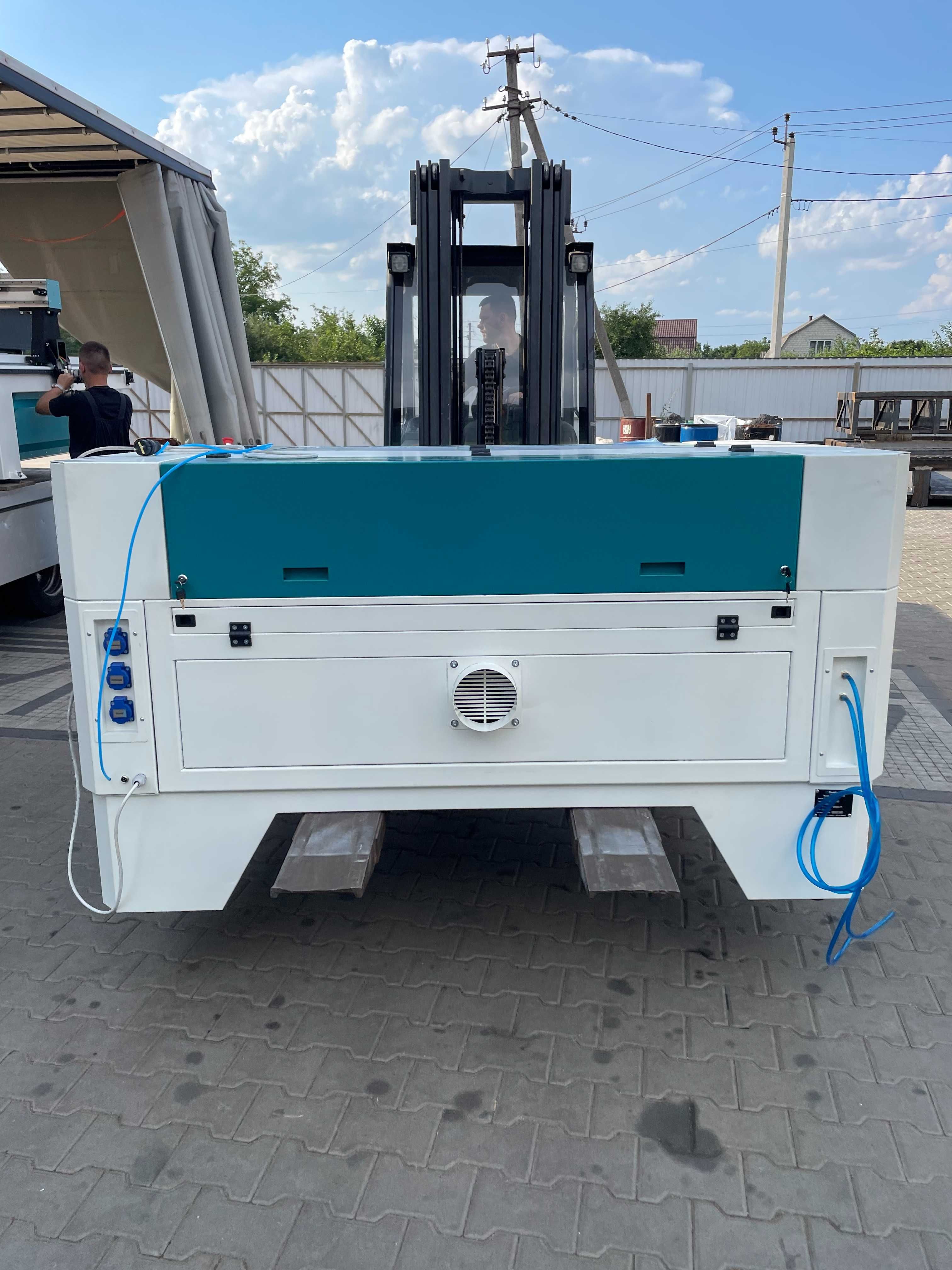 Лазерний CO2 верстат з ЧПУ 1300x900мм Dominant CNC