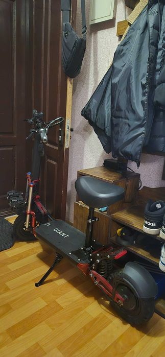 Продам електросамокат — GIANT Outlander M11 Pro