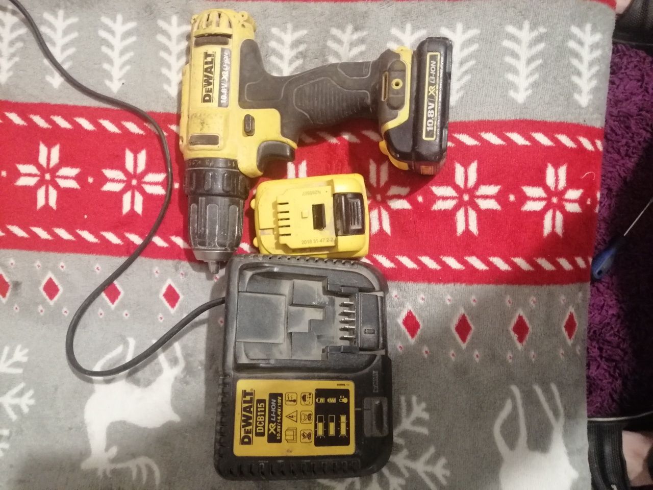 Продам шуруповерт dewalt dcd 710