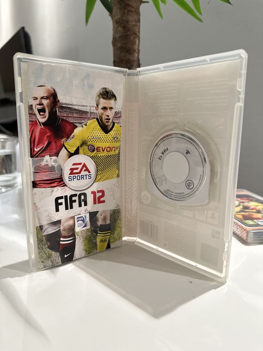 Gra PSP FIFA Street 2 + FIFA 12 + GRATIS!