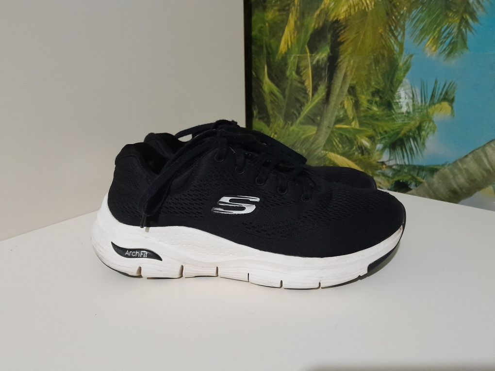 Кроссовки Sketchers р.38,5-39 (25 см)