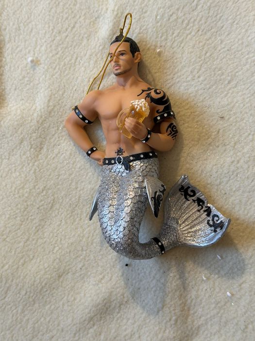 Enfeite sereio merman em porcelana com glitter – vários