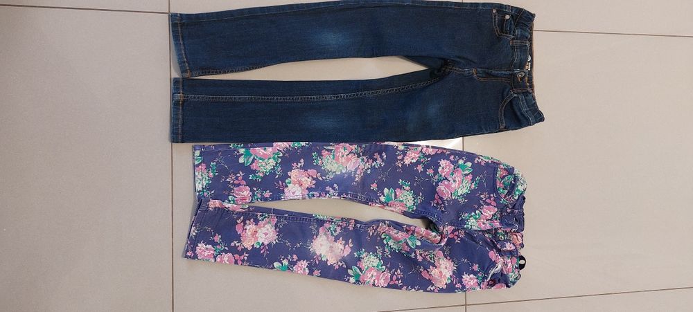 Spodnie jeansy 128/134