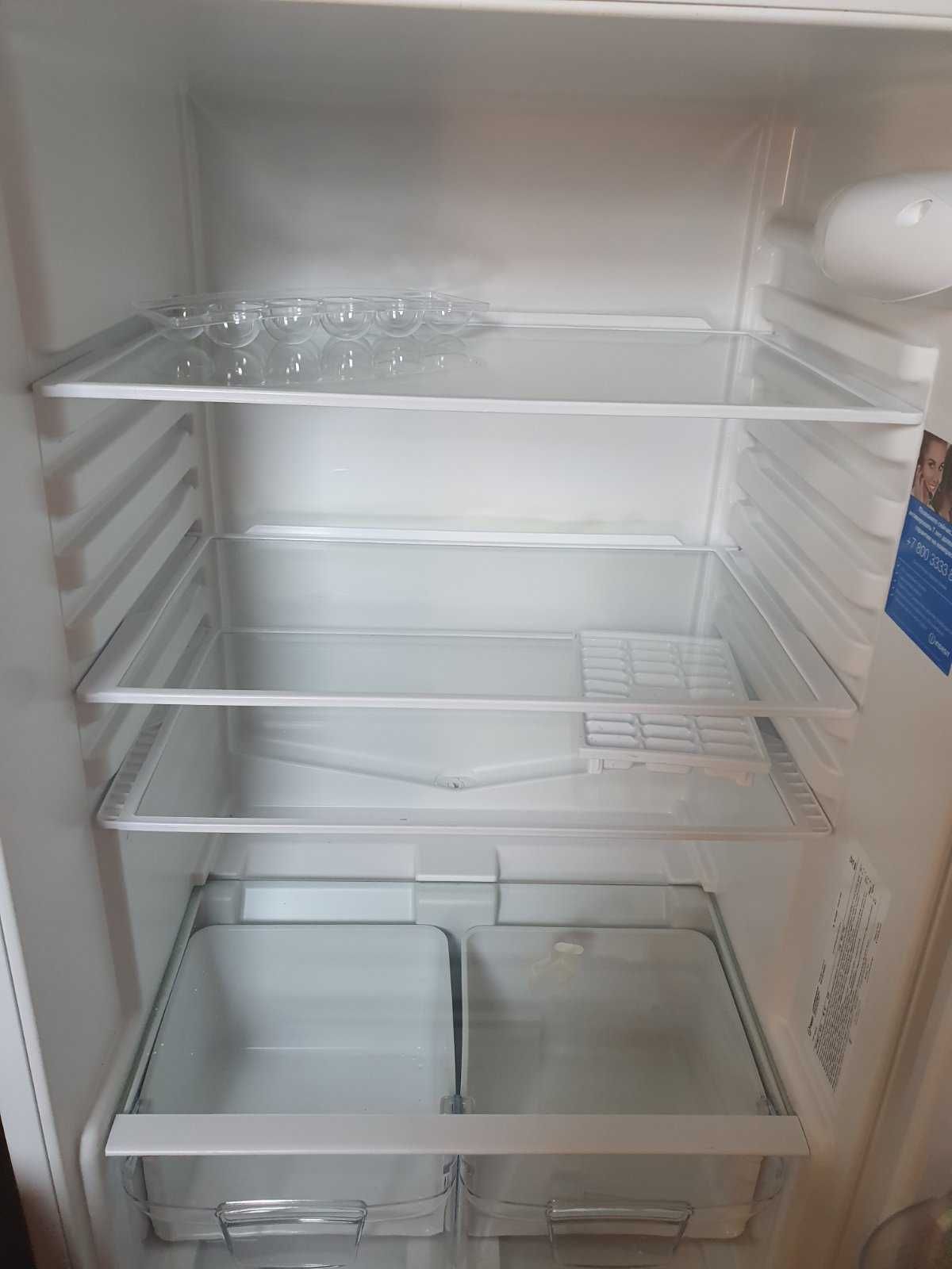 Полки холодильника Indesit TIAA14