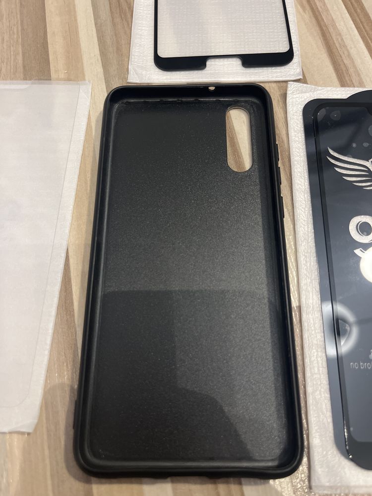 Case plus 3 szkla hartowane na ekran huawei p20 nowe