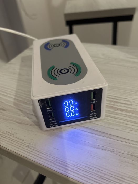 Зарядна станція для зарядки пристроїв вт ч ноутбук