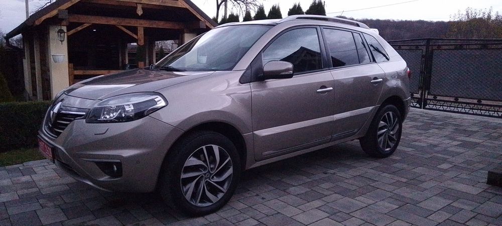 Рено Колеос автомат, повний привід.