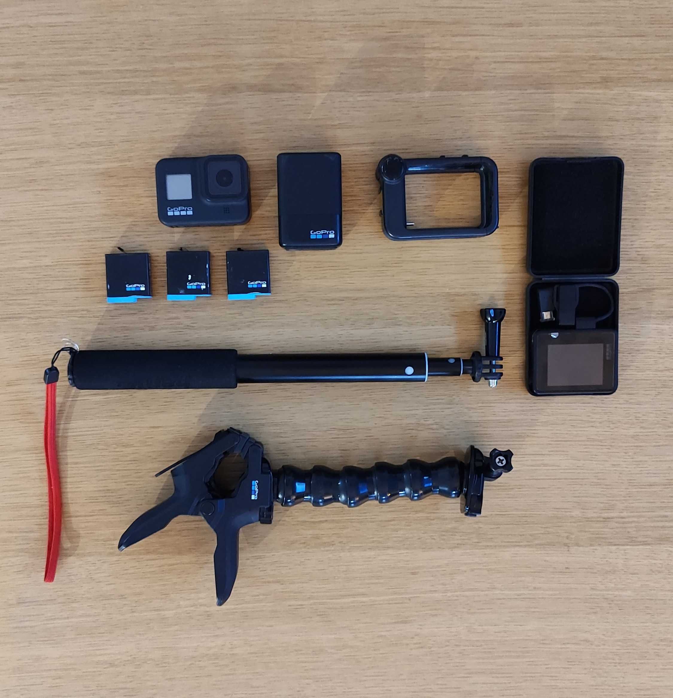 OKAZJA, GOPRO 8 black, zestaw z ekranem i mikrofonem
