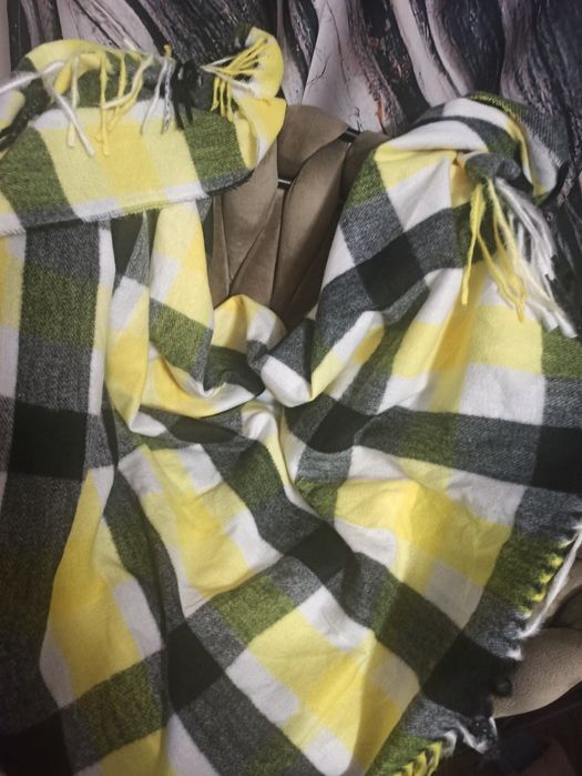 Chusta duża, szal, 143 cm x 143 cm