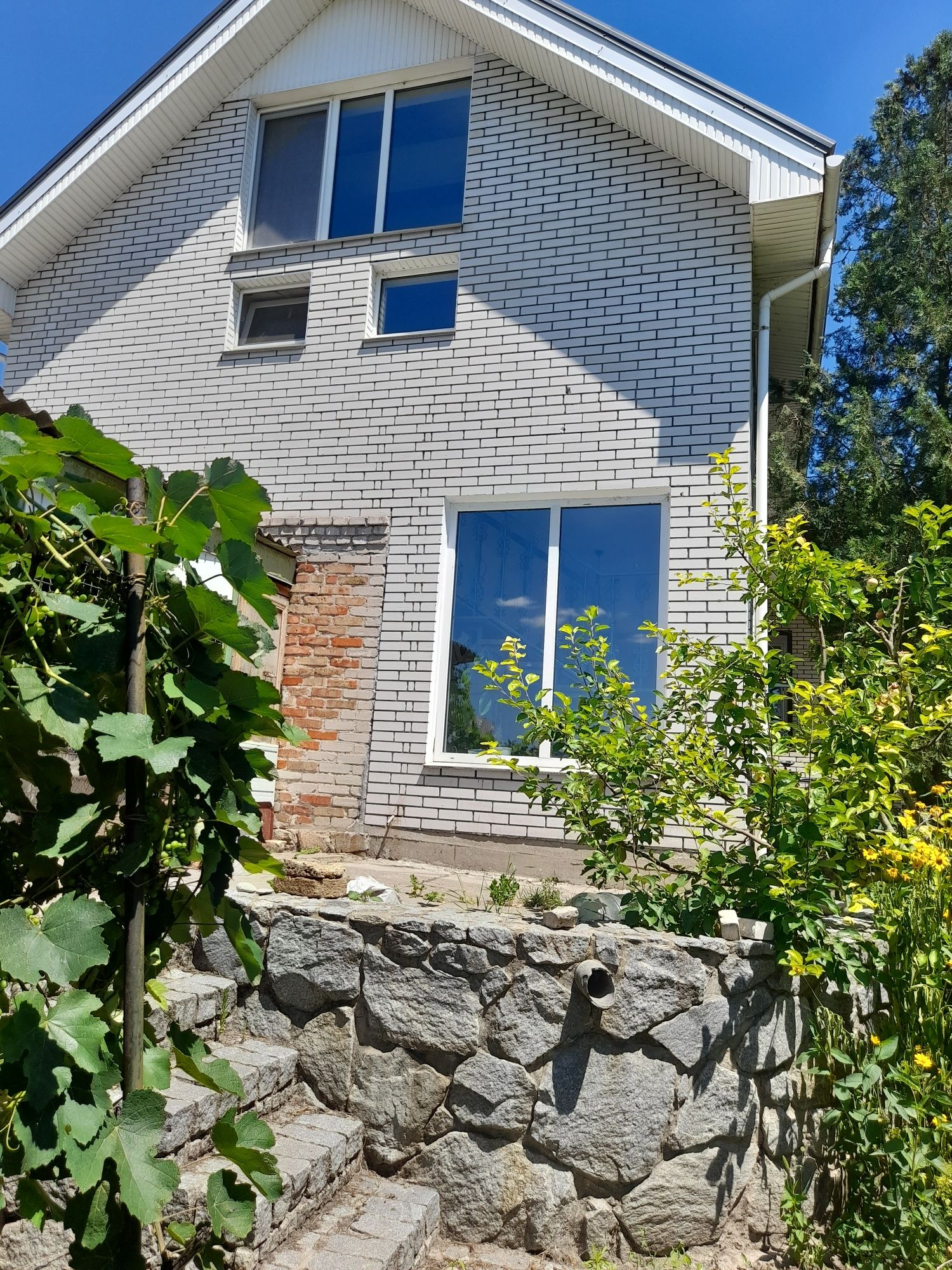 Продам 2х этажный дом Коммунарский район