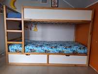 Łóżko piętrowe drewniane Ikea kura z szufladami