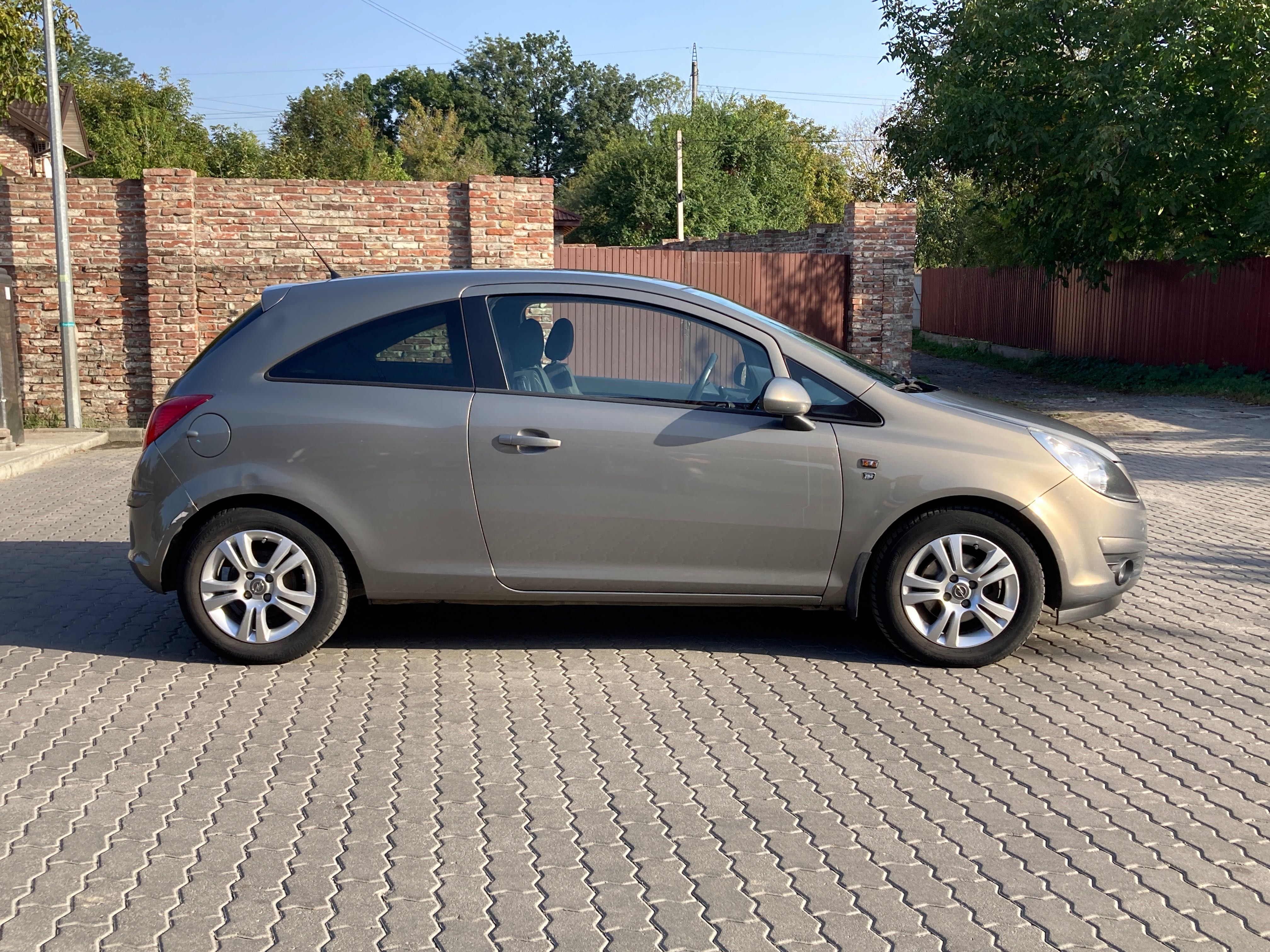 Opel Corsa d 1,3 turbo diesel 2010