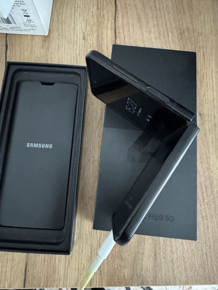 Samsung Galaxy Z Flip 3.