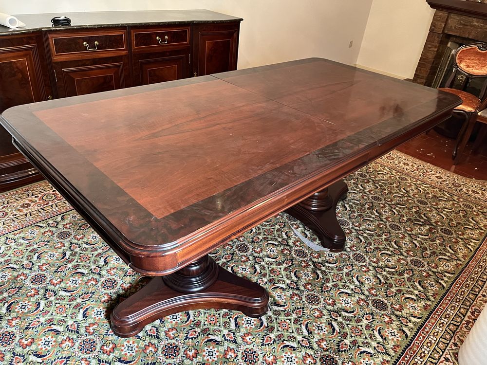 Mesa em madeira de nogueira extensivel