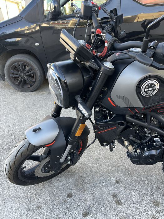 Benelli Leoncino 125