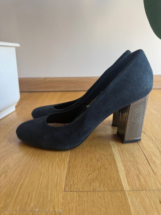 Туфлі жіночі на підборах