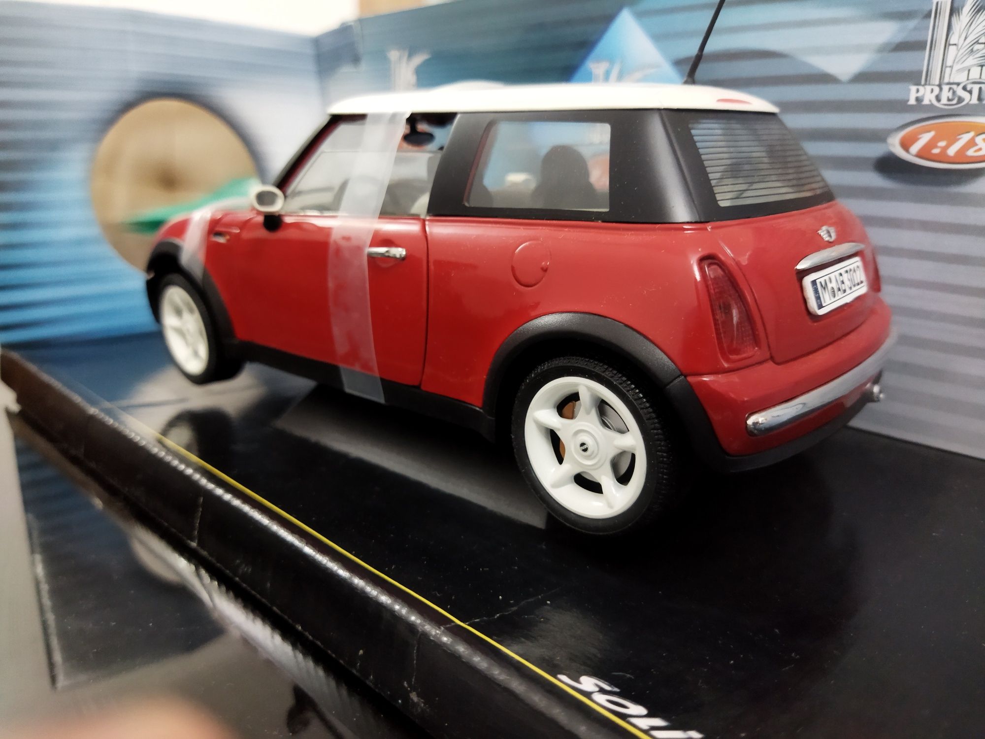 Mini Cooper escala 1/18 Solido