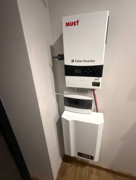 Комплект инвертор гибридный 6 кВт WiFi и аккумулятор LiFePO4 5.1 кВт*ч