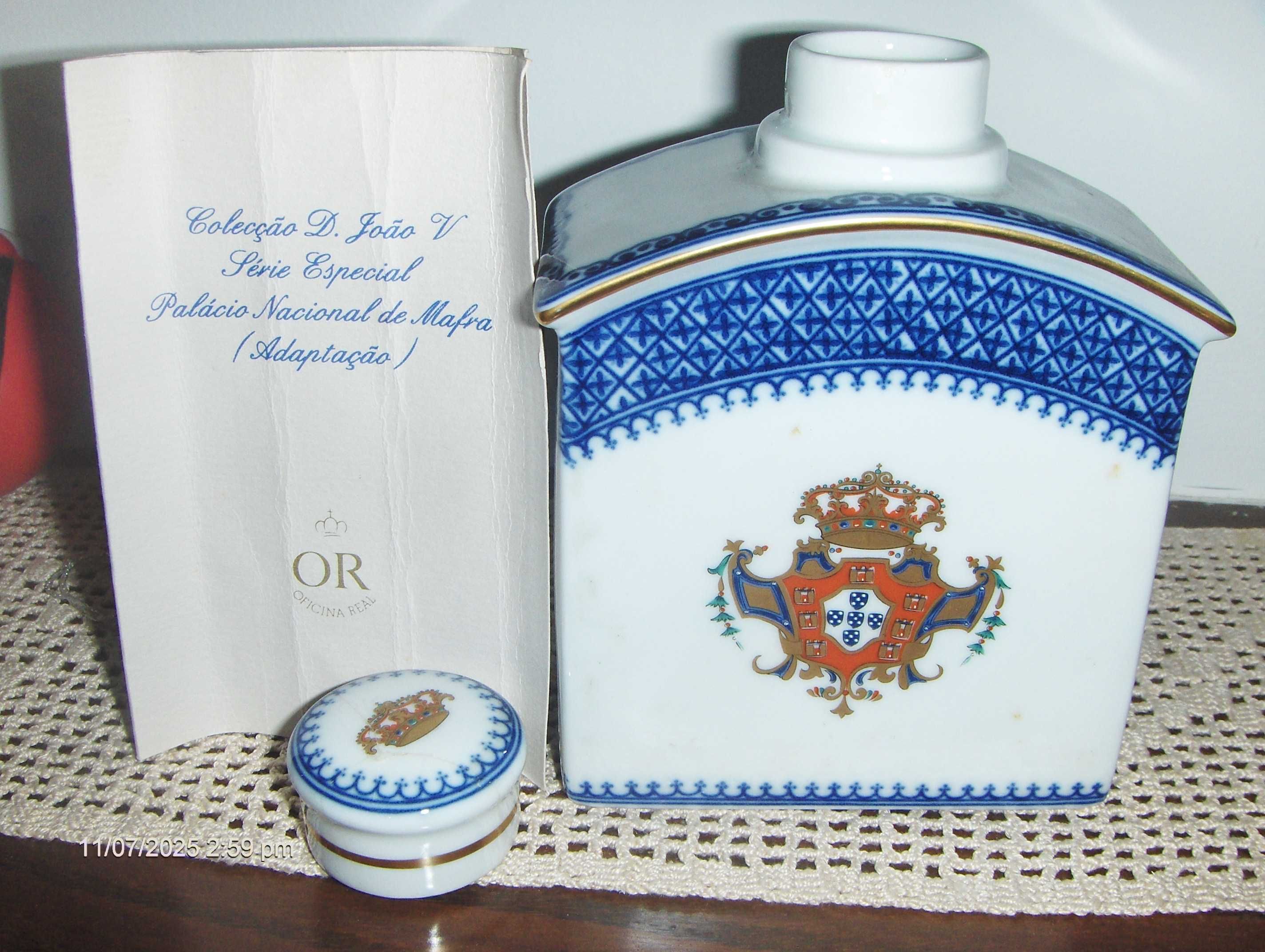Frasco de Chá  Coleção D. João V  OR