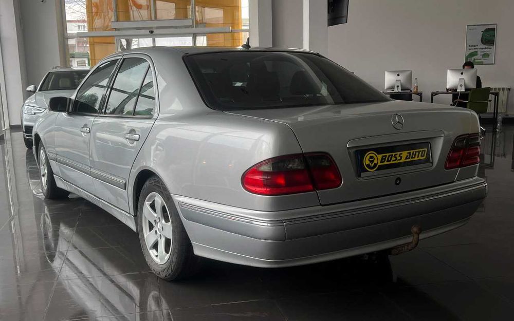 Mercedes-Benz E 270 2001