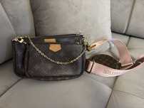 LV multipochette