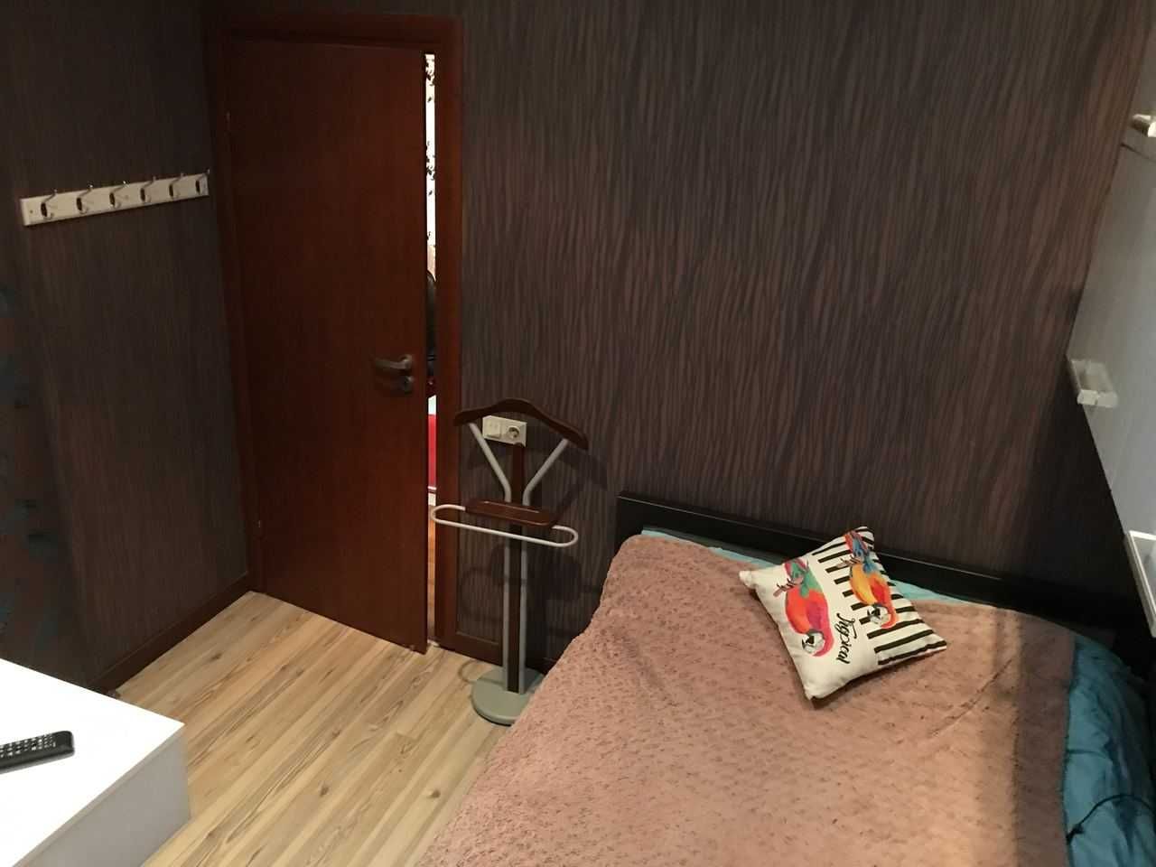 Без% 1 к, 54м, 1 п,продаж,вул. Костанайська  сталінка  м "Деміївська"